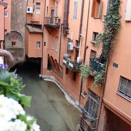 Little Apartment Over The Canal Bologna Esterno foto
