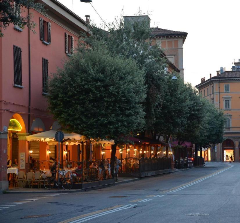 Little Apartment Over The Canal Bologna Esterno foto